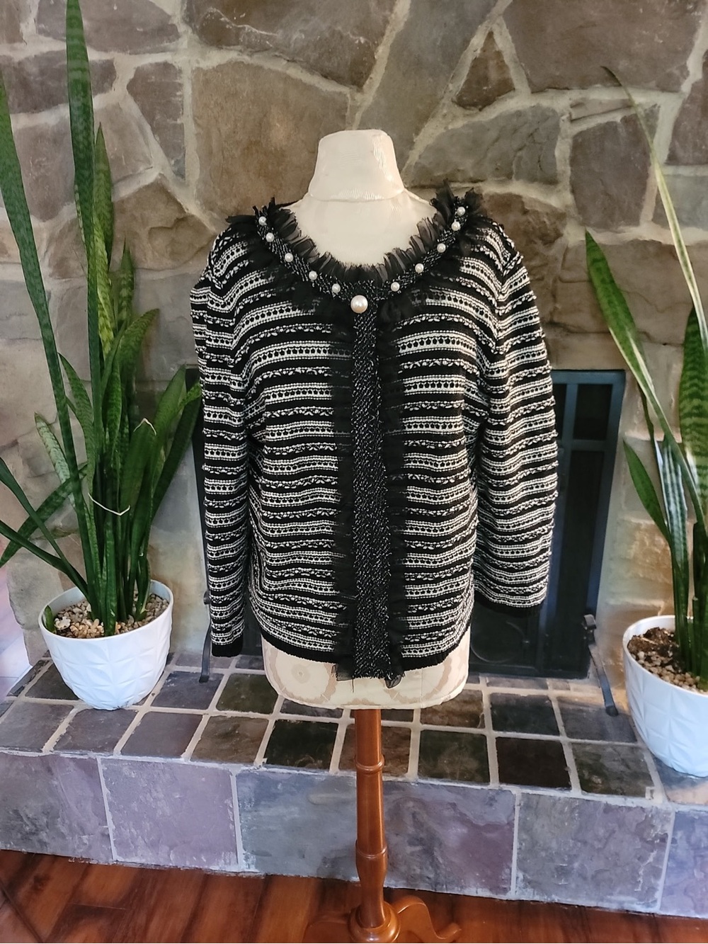 Ellen Tracy Black White Tweed Cardigan Sz XL Pearl Embellished Snap Front Knit